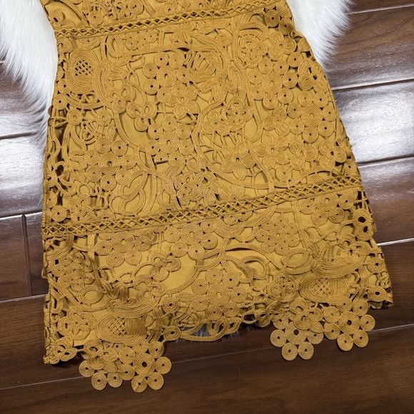 Adelyn Rae Women's Size Medium Mustard Tasha Crochet‎ Lace Dress - Picture 3 of 11
